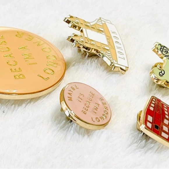 GREAT BURBERRY LONDON PINS COLLECTION - Picture 2 of 4